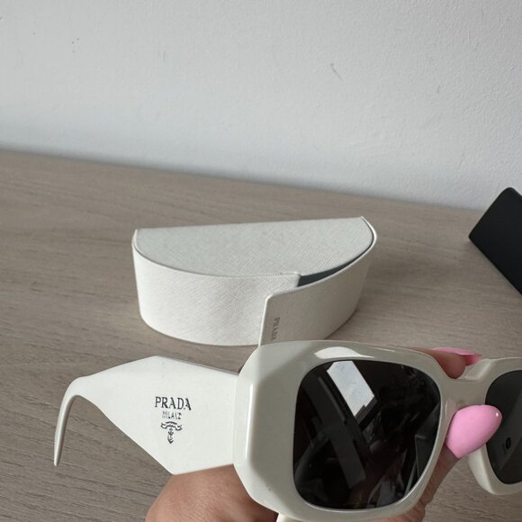 NWOT Prada SPR17W Symbole Sunglasses In Chalk White Geometric Design - Picture 4 of 11